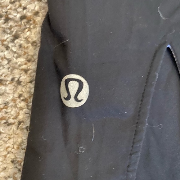 Lululemon Capri pants 4 - Picture 4 of 4